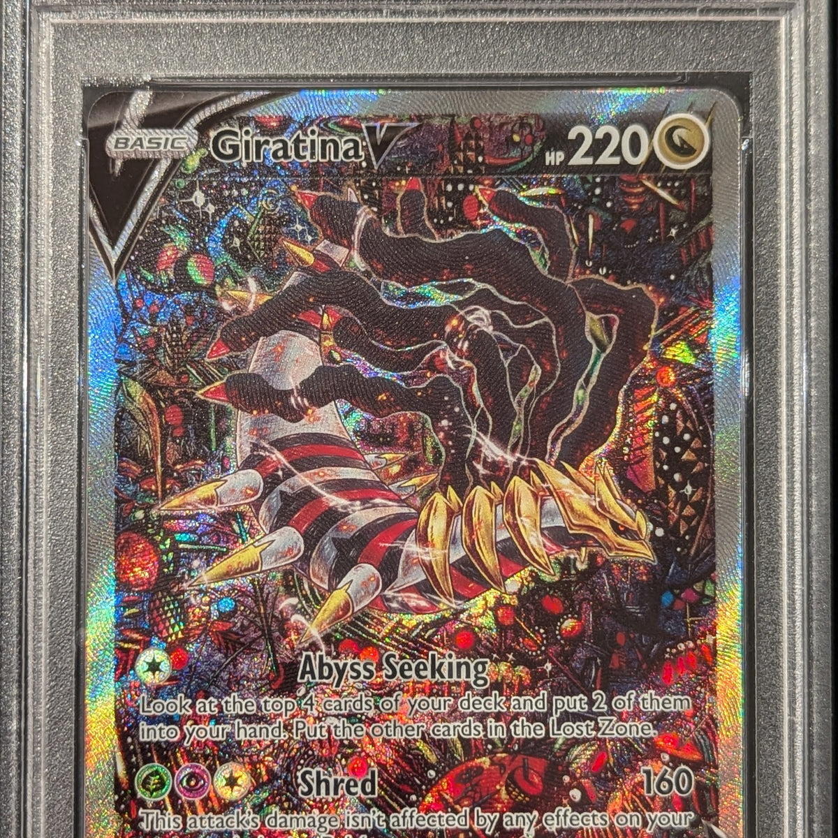 Pokemon TCG Graded Card: 2022 Giratina V English #186 PSA 10 